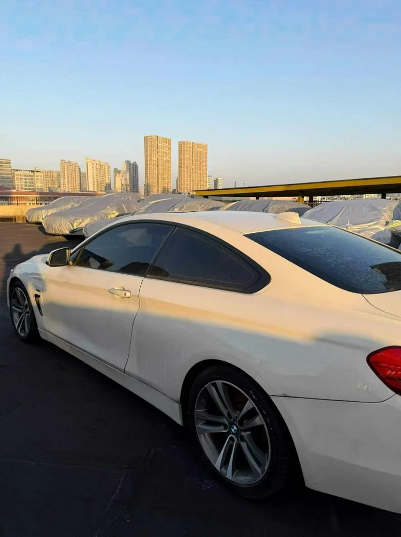 宝马4系 内饰前排