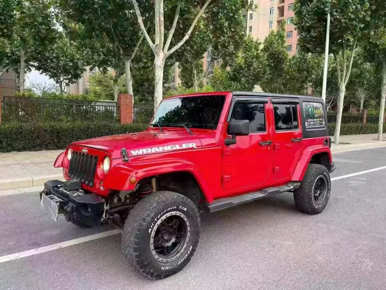 Jeep牧马人 正面外观三