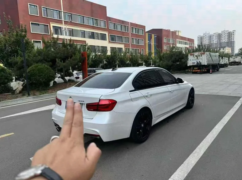 宝马3系 内饰后排