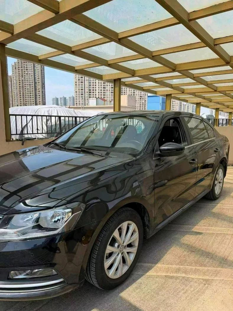 大众朗逸 正面外观二