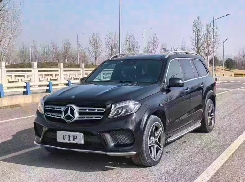 奔驰GLS 正面外观三