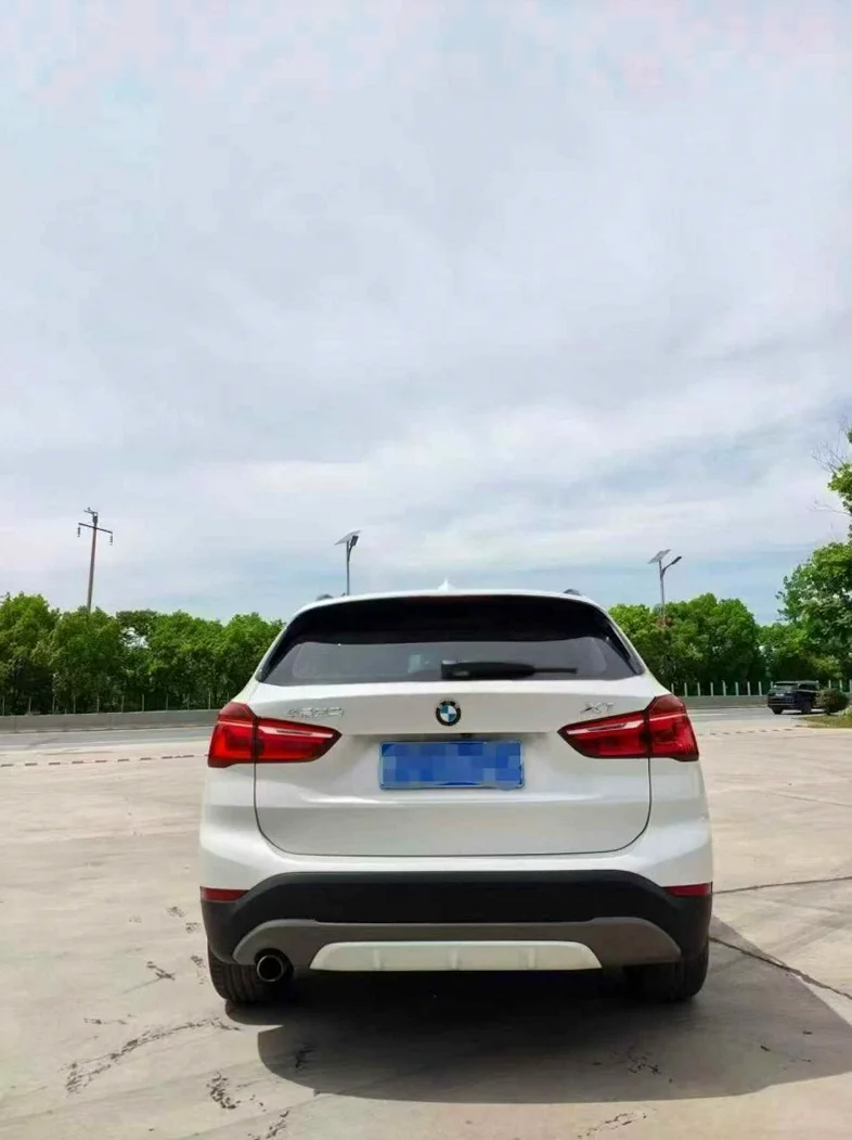 X1宝马 驾驶室