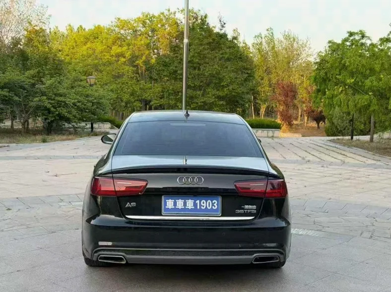 奥迪A6L 驾驶室