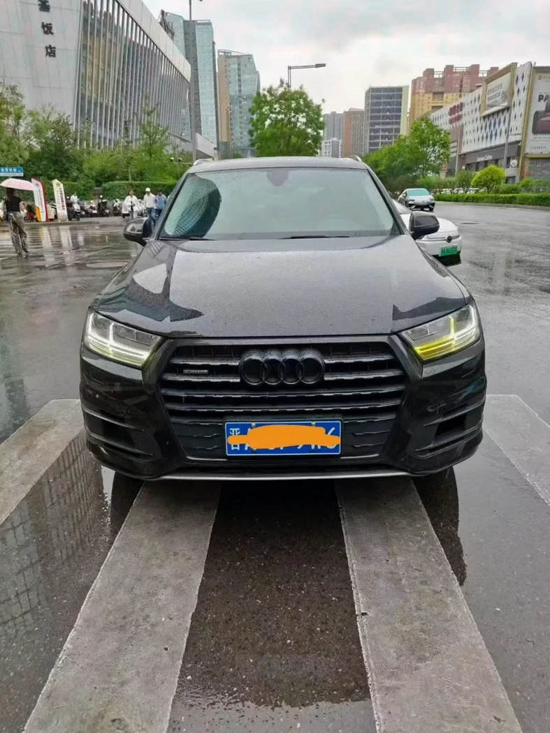18年奥迪Q7 45TFSI S line运动型
