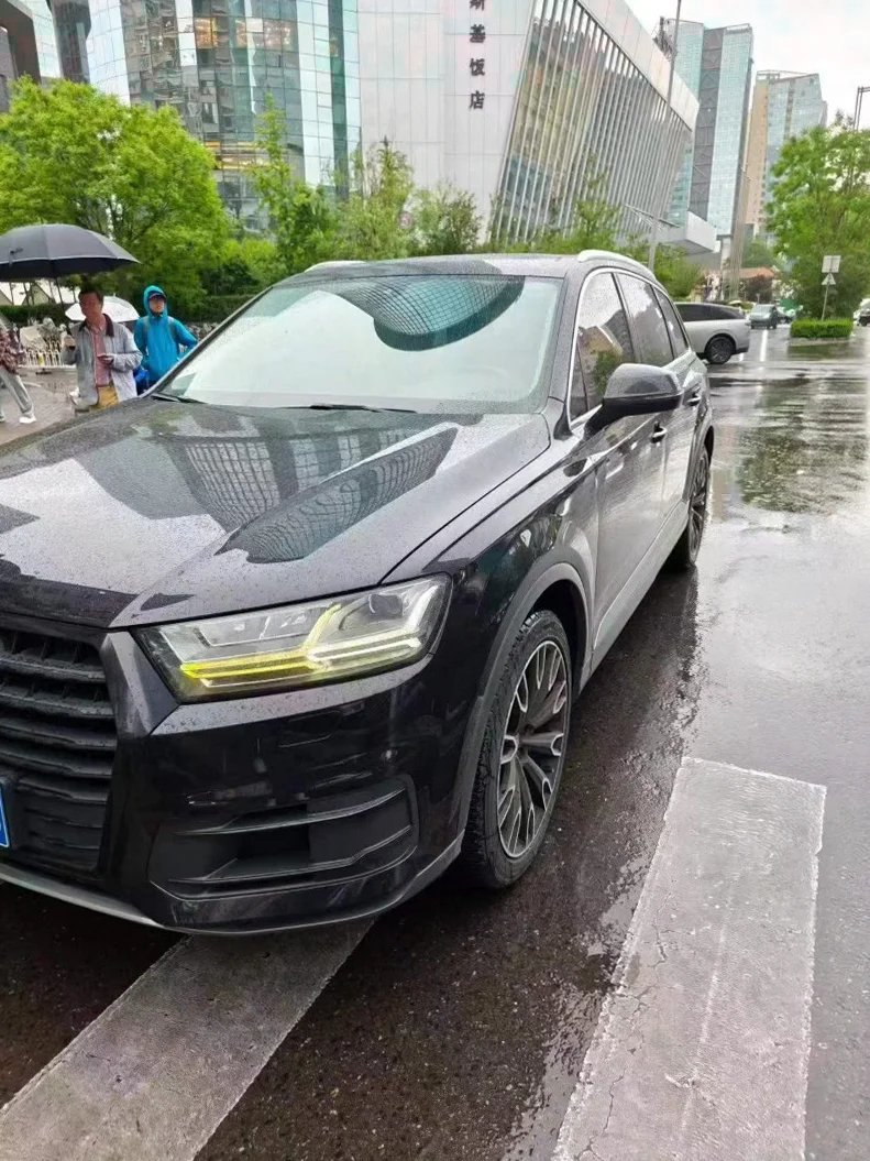 奥迪Q7 正面外观二