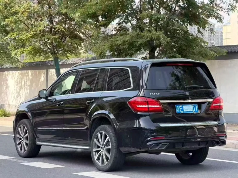 奔驰GLS 内饰前排