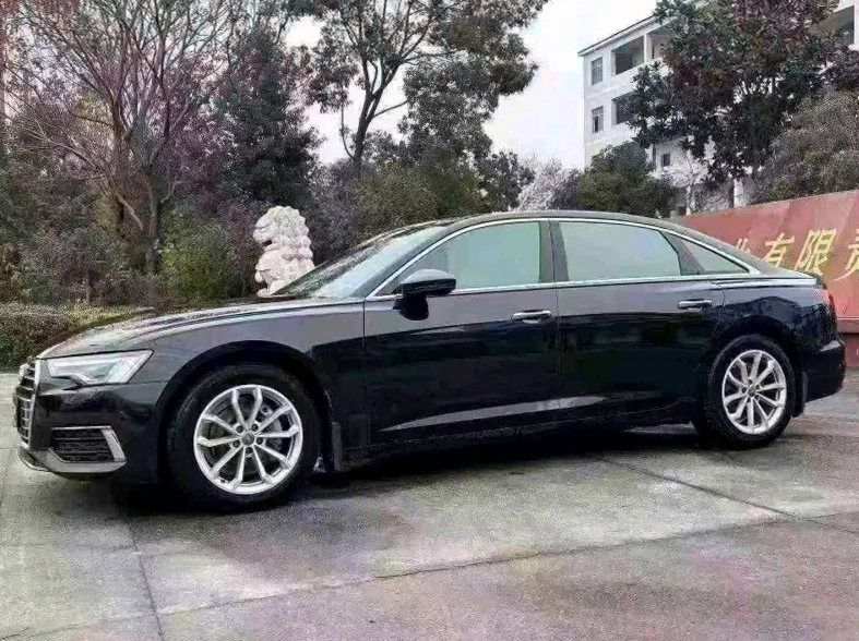 奥迪A6L 后面外观一