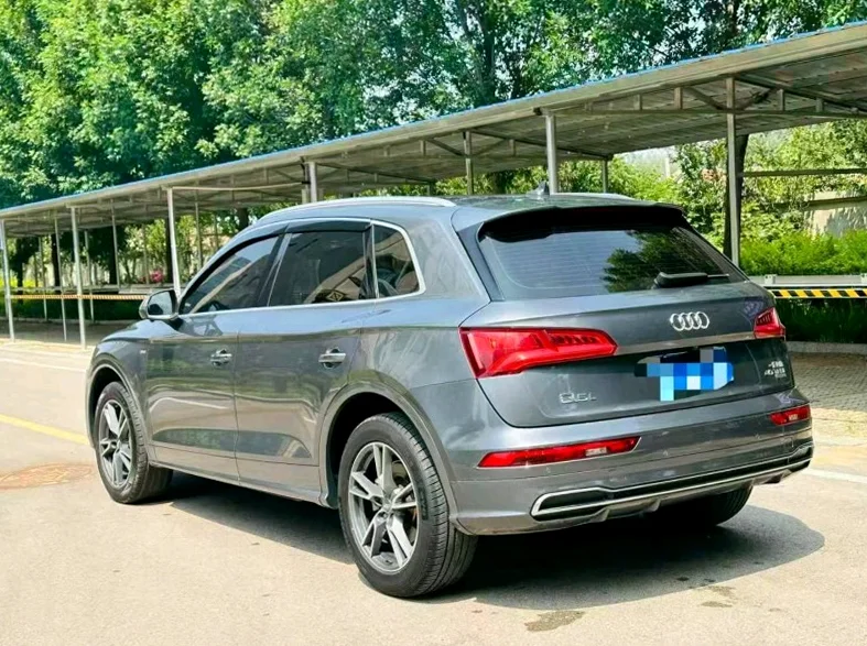 奥迪Q5 后面外观三