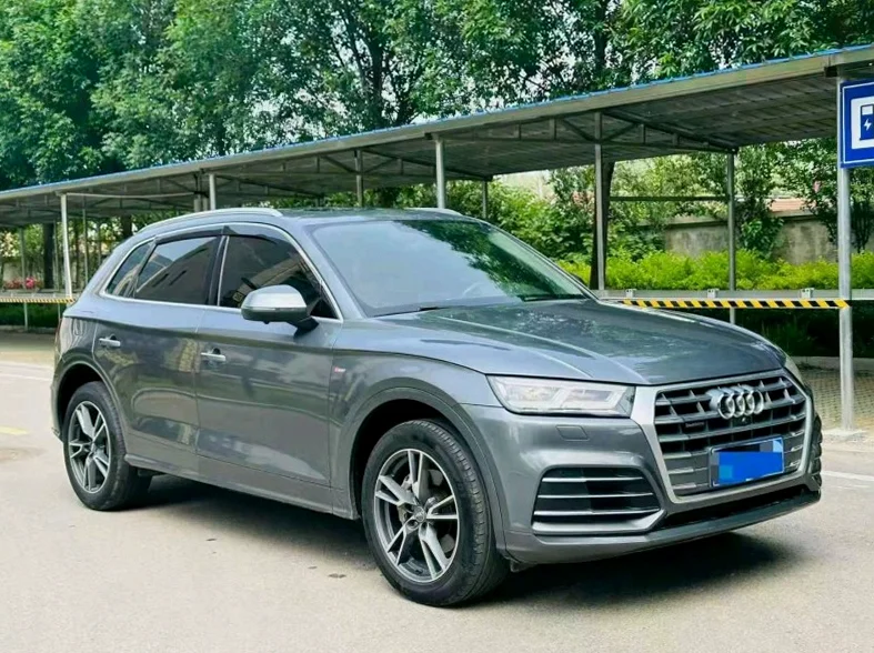奥迪Q5 驾驶室
