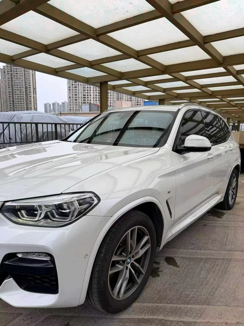宝马X3 正面外观三