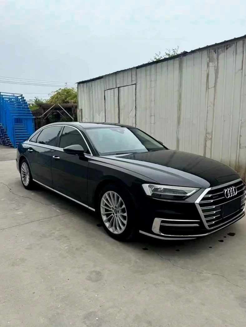 奥迪A8L 正面外观三