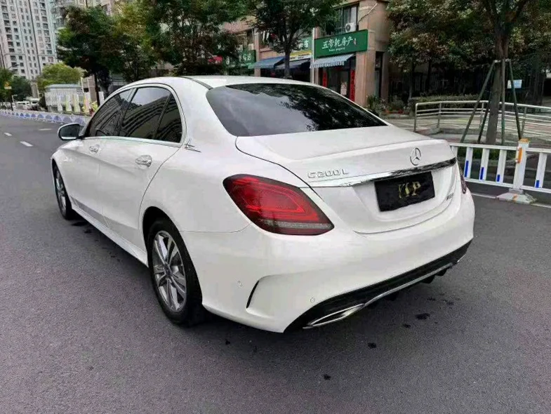 奔驰C 内饰后排