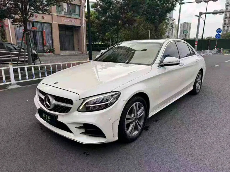 奔驰C 正面外观二