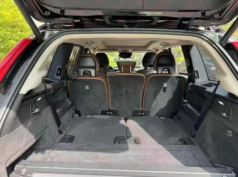 沃尔沃XC90 驾驶室