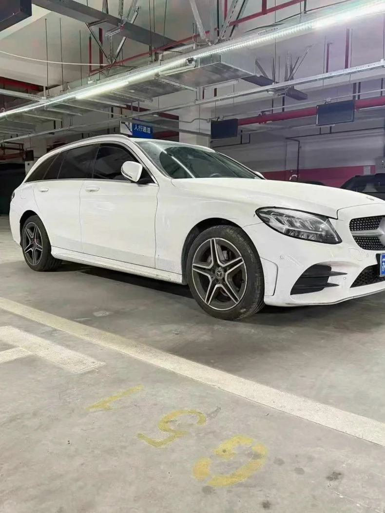 奔驰C 正面外观二