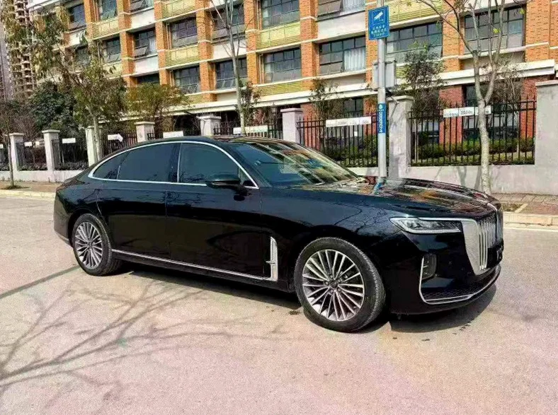 红旗H9 正面外观三