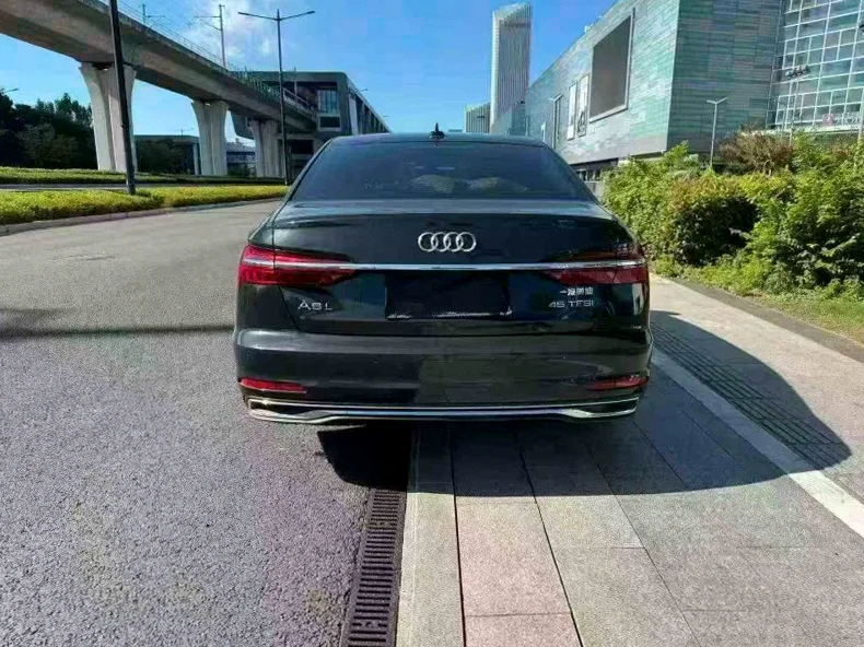 奥迪A6L 驾驶室
