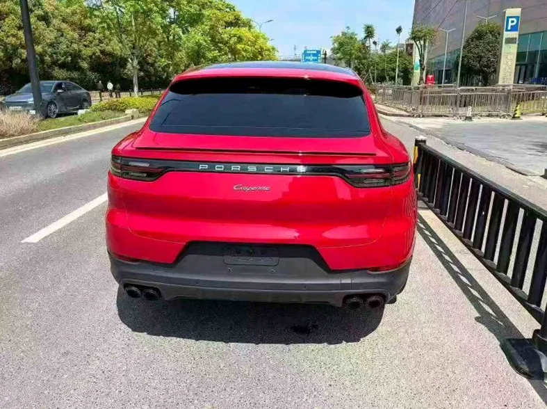 保时捷卡宴 后面外观三