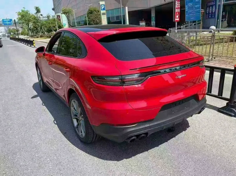 保时捷卡宴 驾驶室