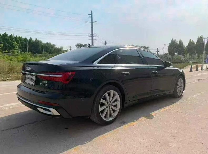 奥迪A6L 内饰前排