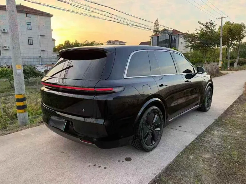 理想L8 驾驶室