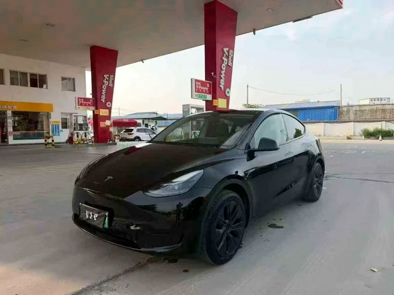 特斯拉MODEL 正面外观二