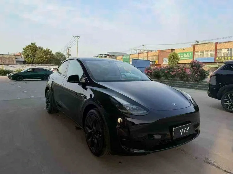 特斯拉MODEL 正面外观三