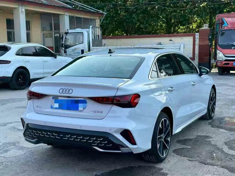 奥迪A3 后面外观三
