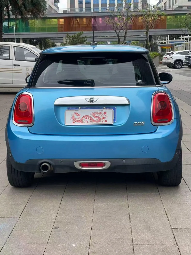MINIONE 驾驶室