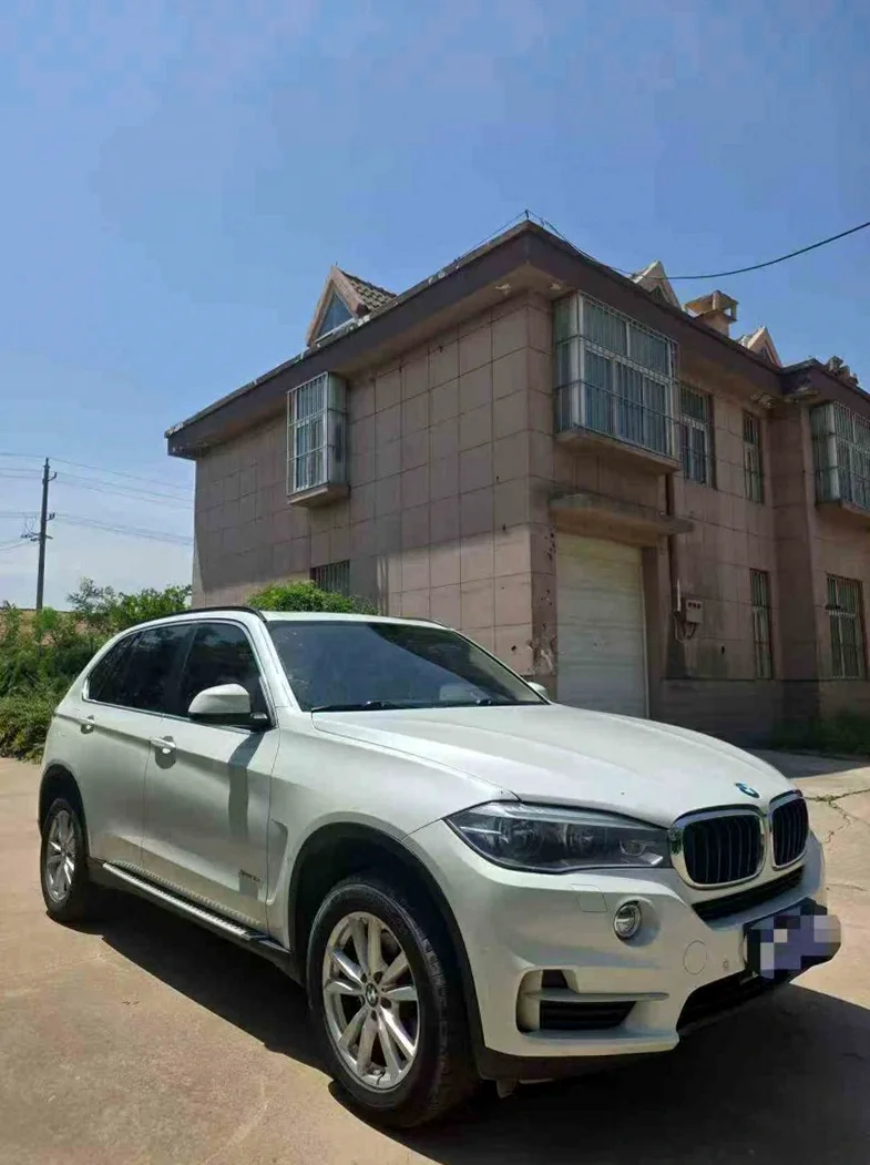 宝马X5 正面外观三