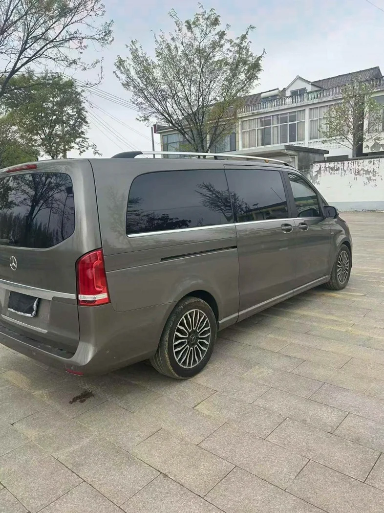 奔驰V 内饰前排