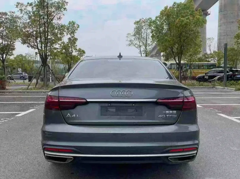 奥迪A4L 驾驶室