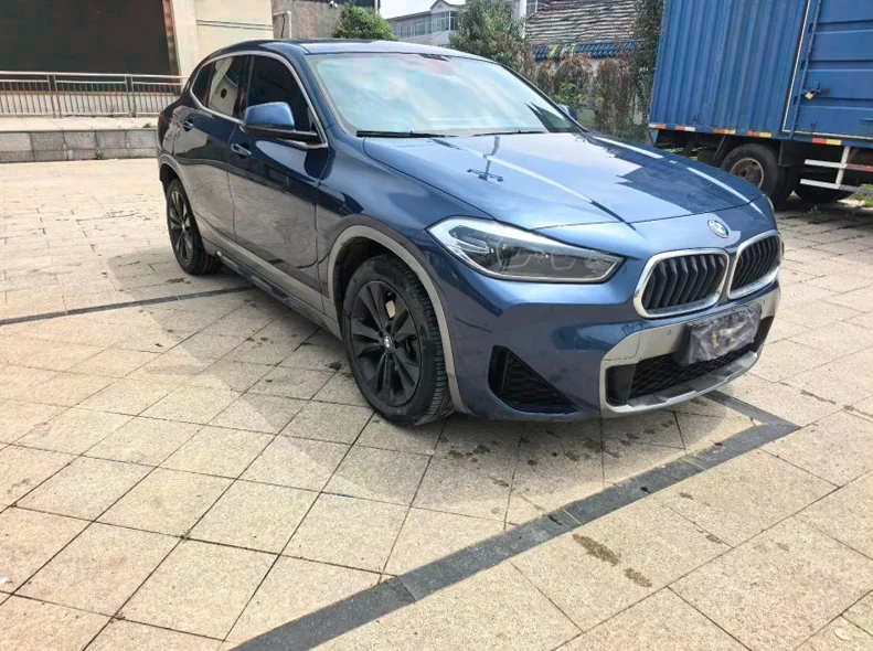 宝马X2 正面外观二