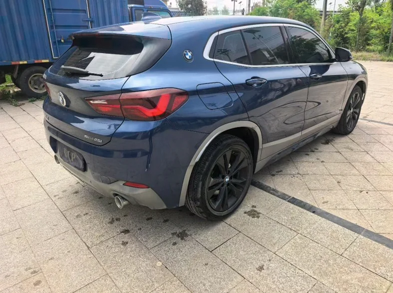 宝马X2 后面外观二