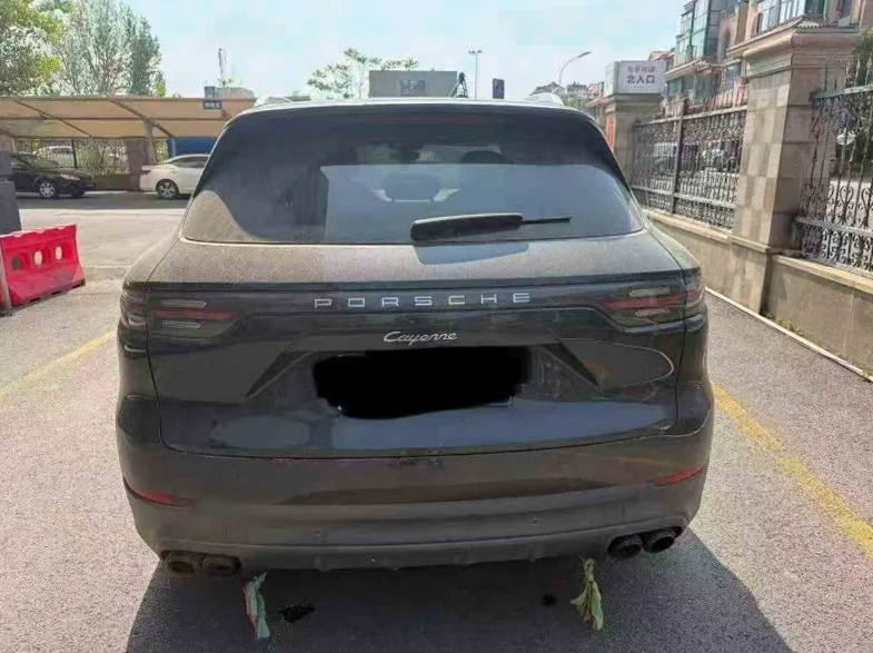 保时捷卡宴 驾驶室