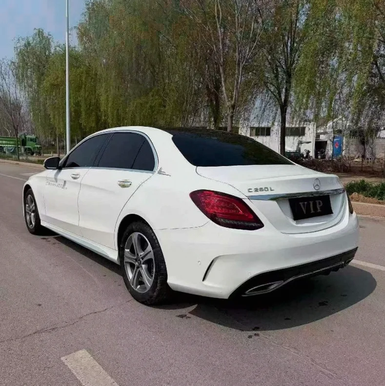 奔驰C 驾驶室