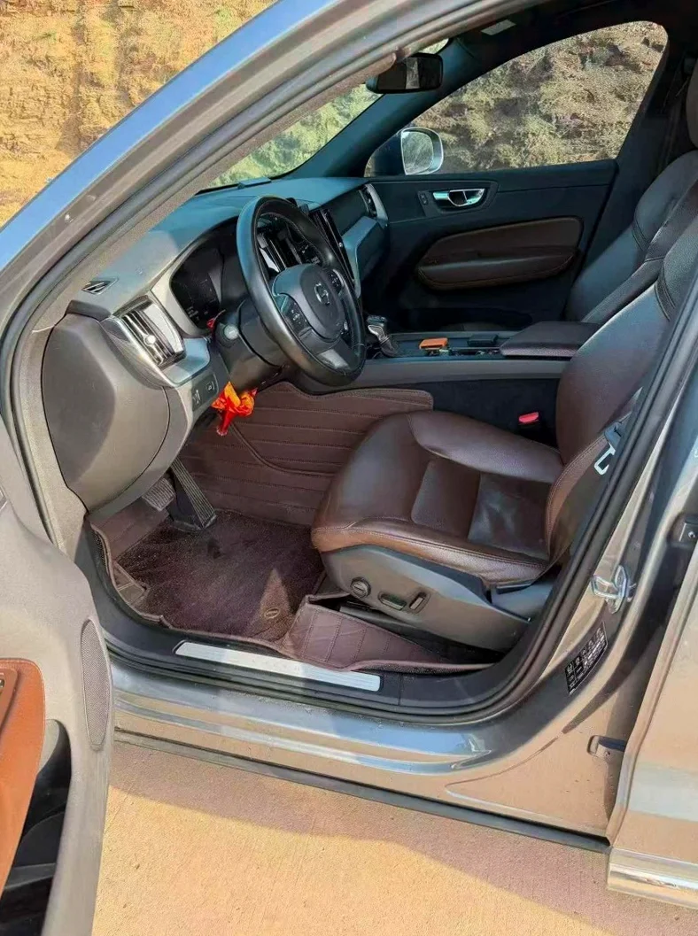 沃尔沃XC60 正面外观三