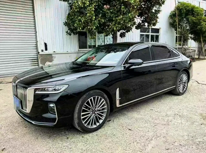红旗H9 正面外观三