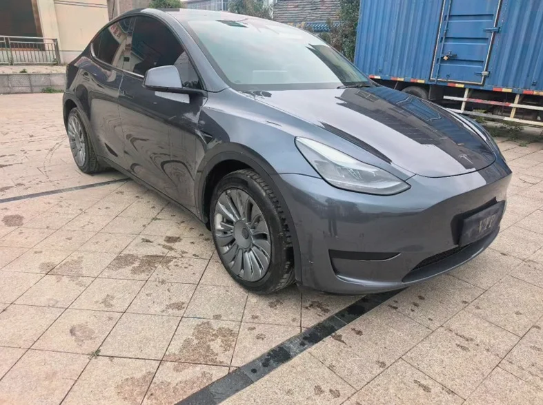 特斯拉MODEL 正面外观二