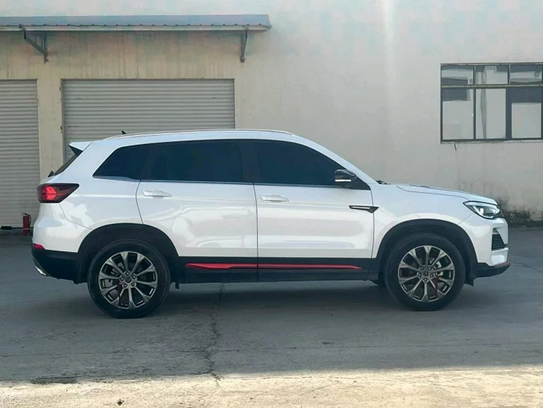 长安汽车CS75 后面外观三