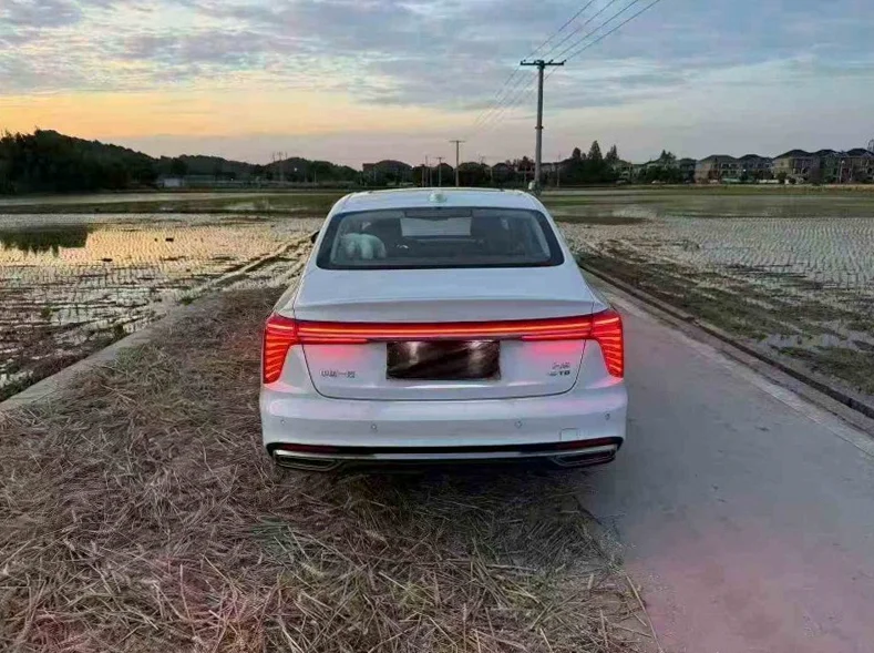 红旗H5 驾驶室