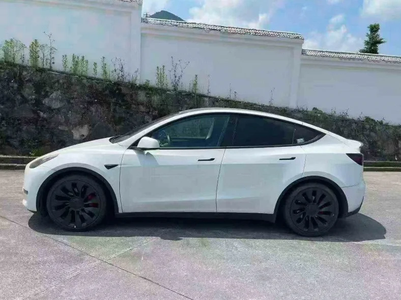 特斯拉MODEL 正面外观二