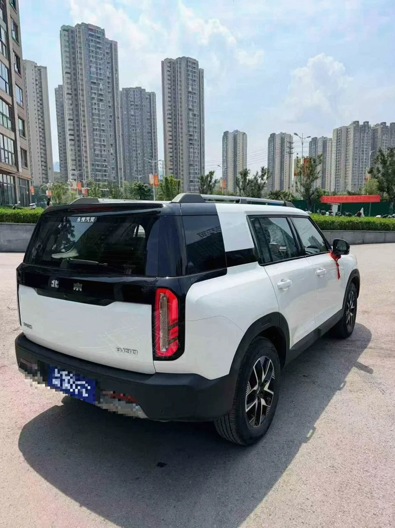 北京BJ30 后面外观一
