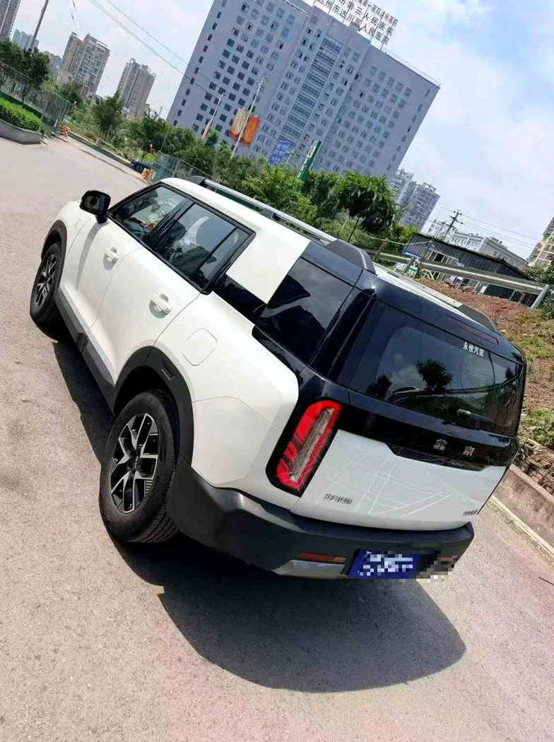 北京BJ30 后面外观二