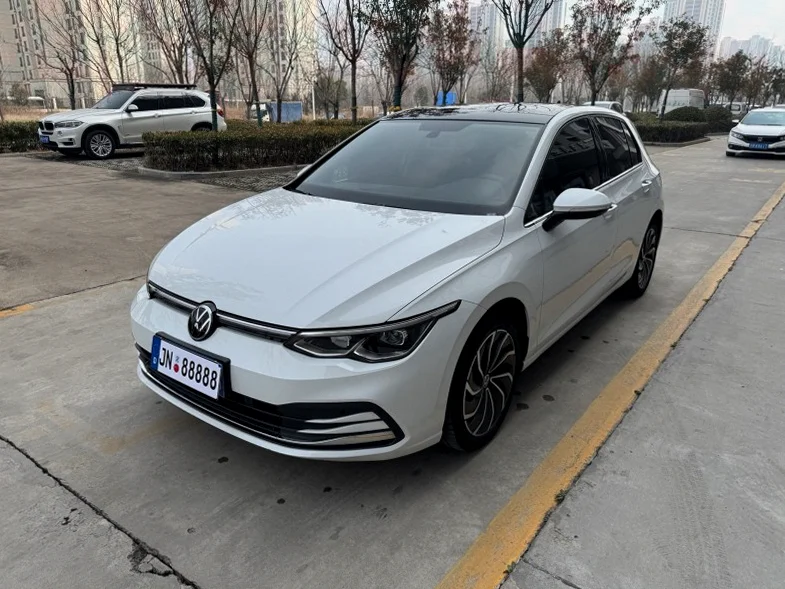 大众高尔夫 后面外观三