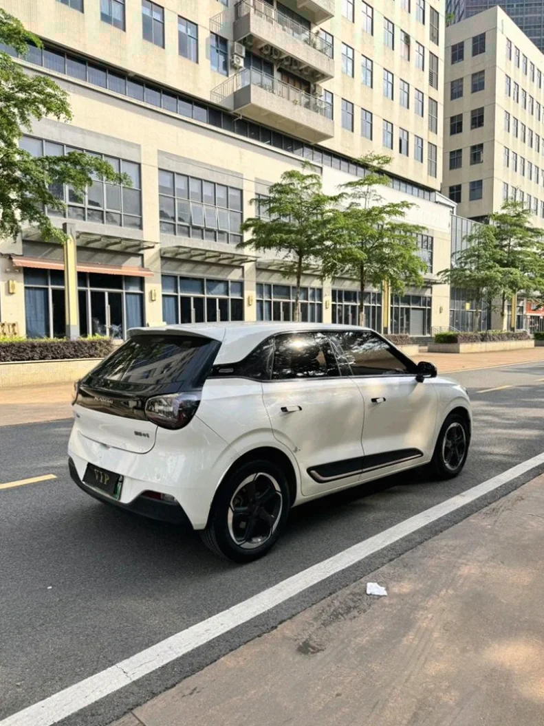 东风纳米 驾驶室