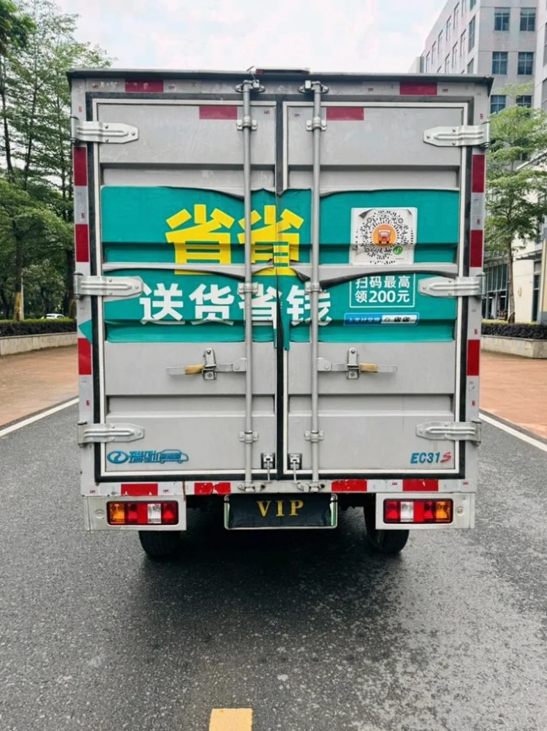 瑞驰EC31微卡 内饰后排