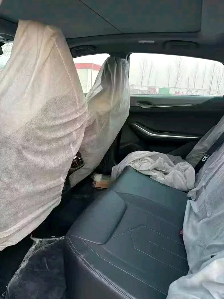 长安汽车锐程 后面外观一