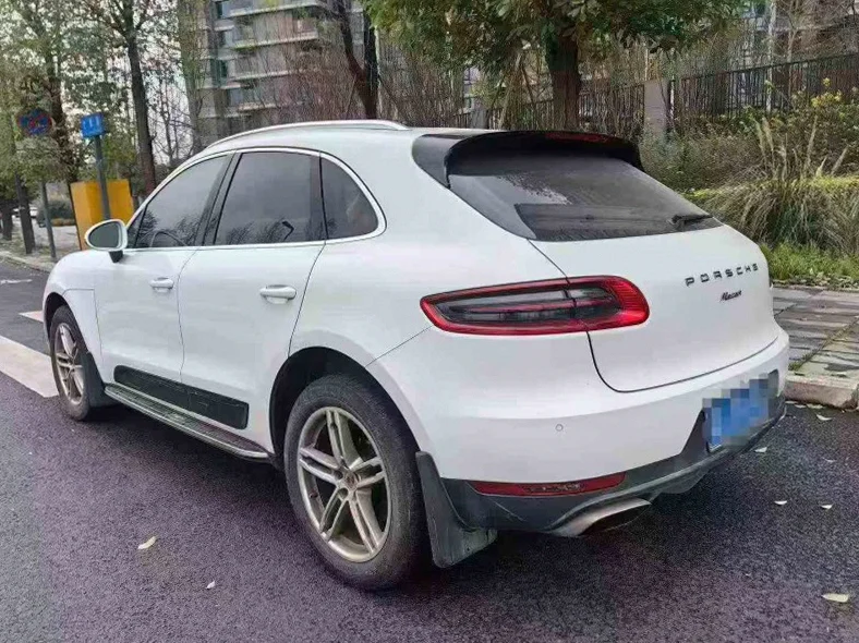 保时捷Macan 驾驶室
