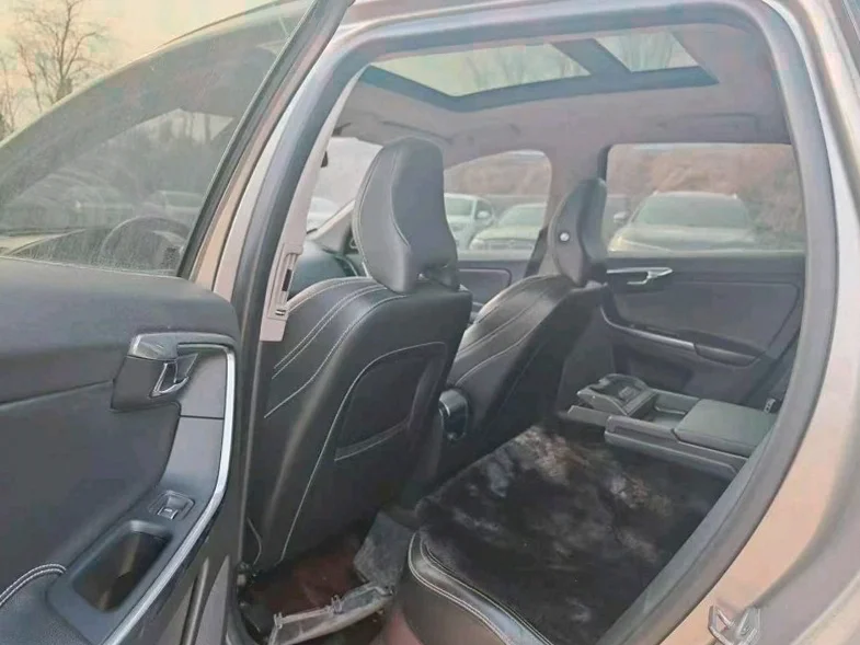 沃尔沃XC60 后面外观三